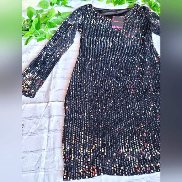 ❤️‍🔥MUST HAVE THIS DRESS❤️‍🔥 - Picture 4 of 6